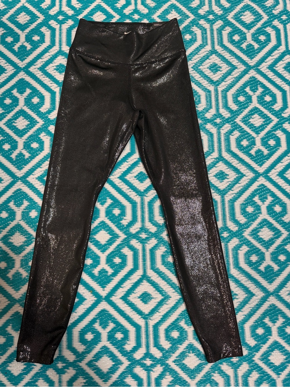 NWT Nike Dri-FIT Women’s XS Black Metallic Shimmer Tight Fit Leggings